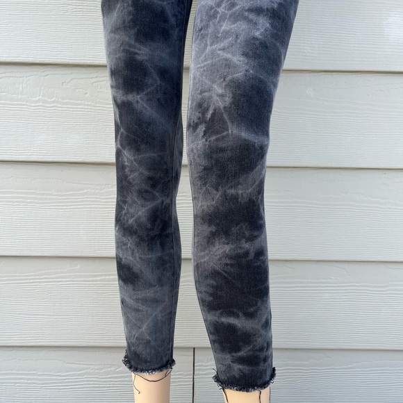 EXPRESS | High Rise Ankle Legging Stretch Jeans - Picture 6 of 11
